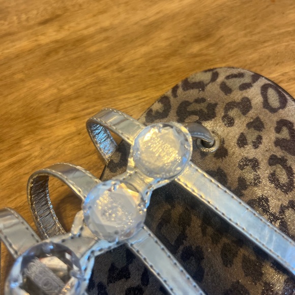 Like new Michael Kors sandals size 4 - Picture 3 of 6